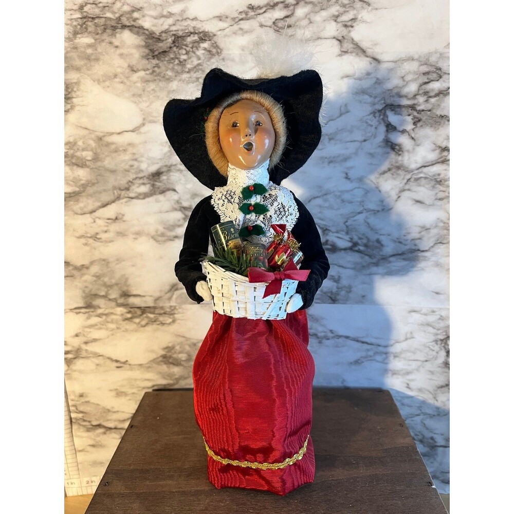 Byers Choice 1996 Crabtree And Evelyn Victorian Woman Shopper